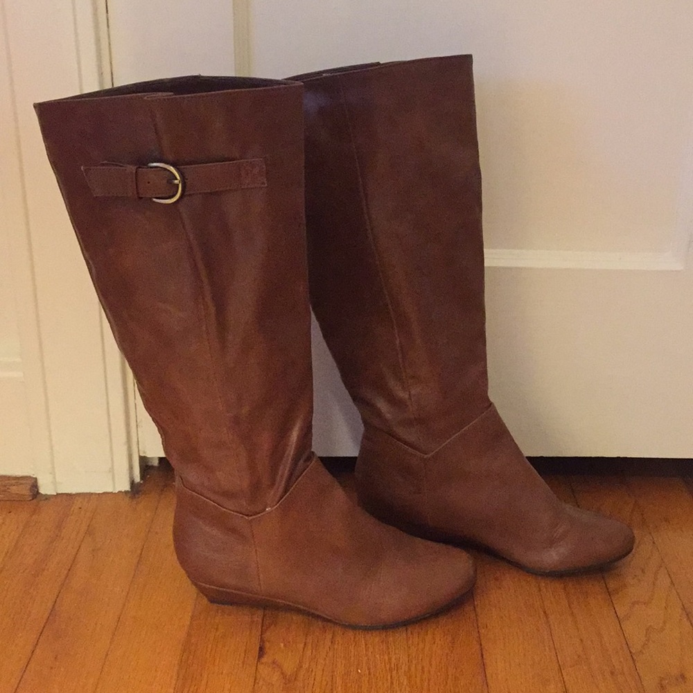 Cognac wedge boots